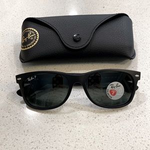 Rayban 2132 New Wayfarer with case and cleaning cloth. NWT